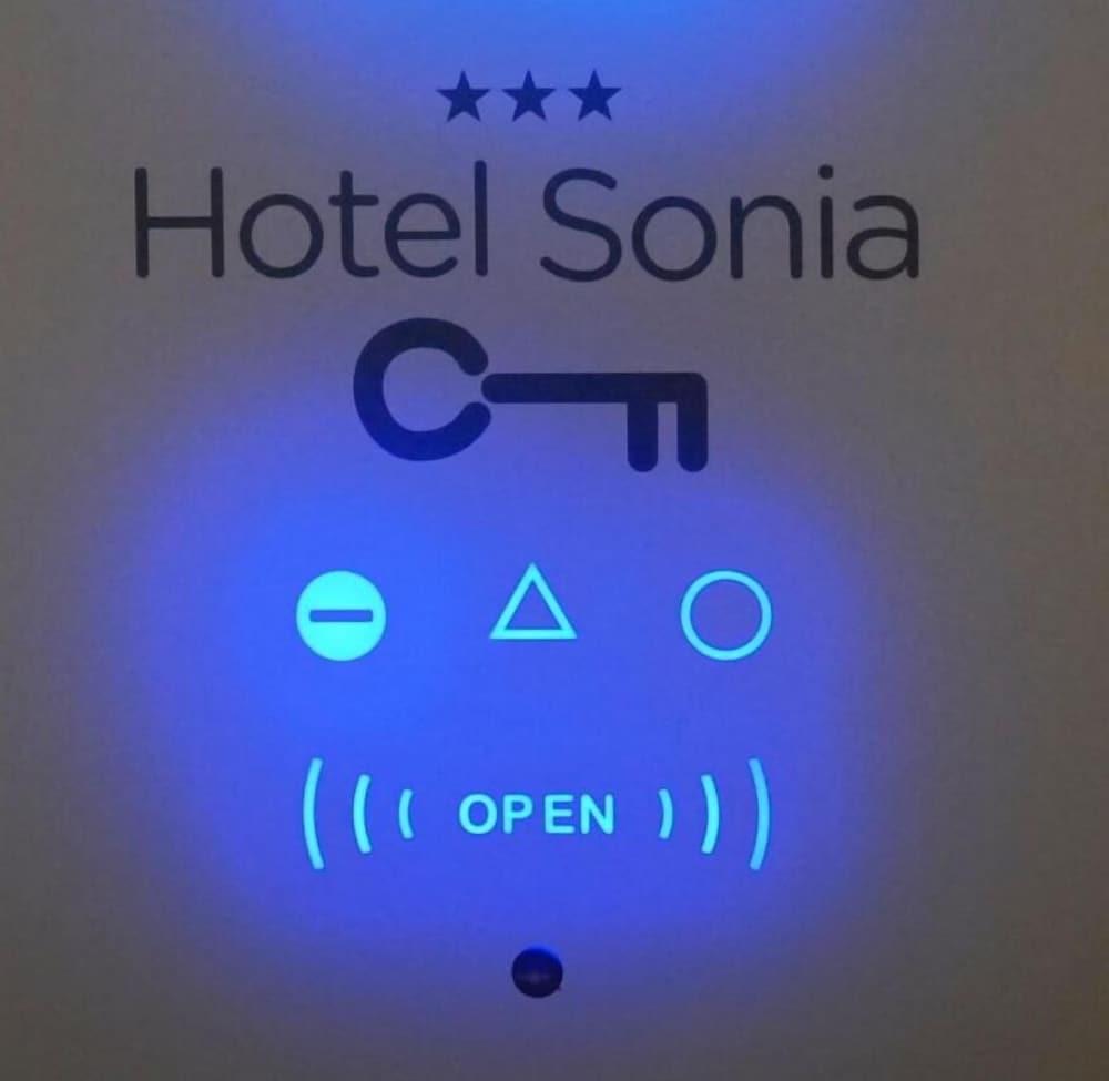 Hotel Sonia トリエステ エクステリア 写真