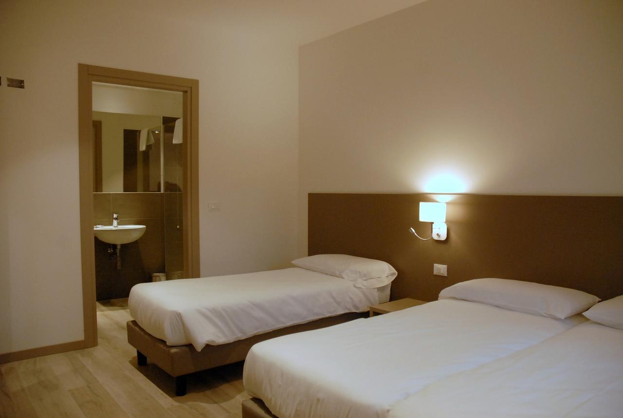 Hotel Sonia トリエステ エクステリア 写真